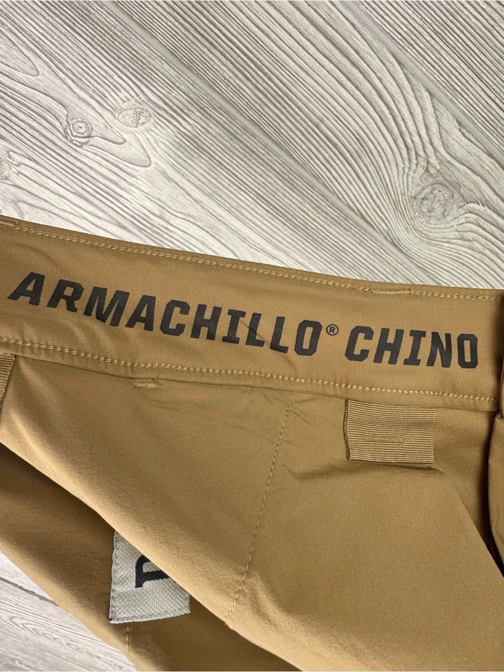 Duluth Trading Co Tan 9” Standard Fit Armachillo Chino Shorts 34 Performance